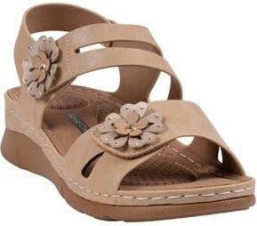 Good Choice Shoes Cadance Flower Sandal in Beige at Nordstrom Rack, Size 6.5
