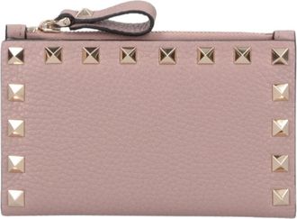 Valentino Rockstud Grainy Calfskin Kaarthouder Met Rits - Dames - Portefeuilles - Roze - ONE Size - Leer - Accessoires