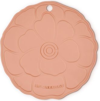 LE CREUSET Silicone Petal Trivet in Peche at Nordstrom