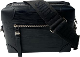 Louis Vuitton Black Leather Shoulder Bag (Pre-Owned)