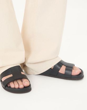 Valentino Garavani Sandalo Slide Studshield In Vitello Uomo NERO 40.5