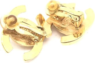 Chanel Gold PLated CC Turnlock Clip-On Womens Earrings (Pre-Owned)