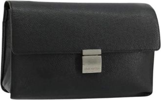 Louis Vuitton Pre-owned Clutches, female, Black, Size: ONE SIZE Pre-owned Taiga Clutch