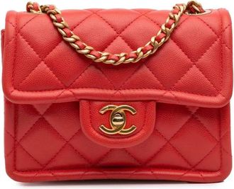 Chanel Borsa a tracolla Sweet Classic mini in pelle Caviar trapuntata con battente 2021 - Rosso