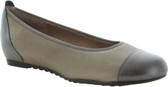 Munro Womens Henlee Slip On Sandals In Taupe Shimmer, Pewter Kid Leather