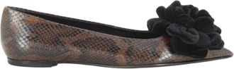 AGL Womens Fergy Rose Flats In Black