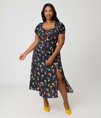 Unique Vintage Plus Size Sweetheart Midi Dress in Black Floral Print at Nordstrom, Size 1X