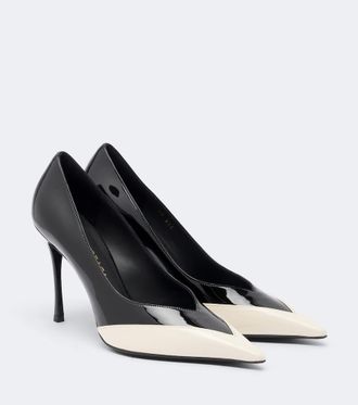 Ferragamo Yasmin patent leather pumps