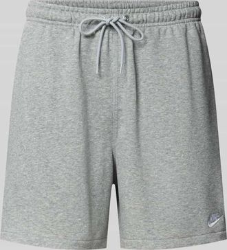 Nike Shorts mit Label-Stitching und elastischem Bund in Hellgrau, Gr&ouml;&szlig;e XXL
