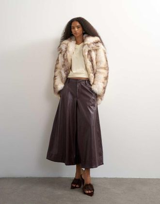 Topshop pantaloni culotte svasati in pelle sintetica bordeaux-Rosso