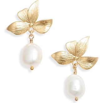 Set & Stones Maeve Freshwater Pearl Drop Earrings in Gold/white at Nordstrom