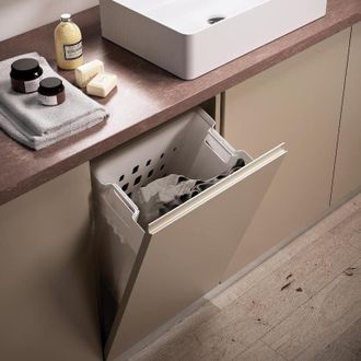 Emuca Cesto De Lavander&iacute;a Con Sistema De Puerta Abatible Laundry, M&oacute;dulo 450mm, Pl&aacute;stico Y Acero, Blanco - Emuca