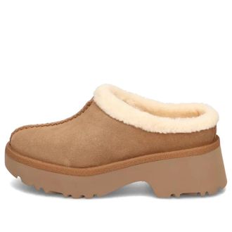 UGG (WMNS) UGG New Heights Cozy Clog Chestnut 1162510-CHE