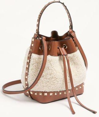 Valentino Garavani Borsa A Secchiello Valentino Garavani Rockstud In Shearling Donna NATURALE/SELLERIA UNI