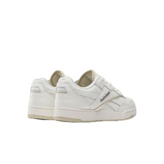 Reebok Unisex-Adult SneakerSneaker, Chalk/Classic Beige, 7 Women/5.5 Men