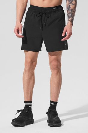 Alo | 7 Circuit Short in Black, Size: Medium