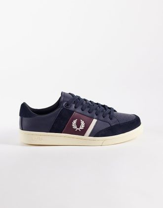 Fred Perry B725 - Sneakers in pelle scamosciata blu navy con logo a righe