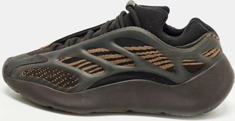 adidas Boost 700 V3 Clay Brown Size 40 Brown/Black Mesh and Rubber Sneakers