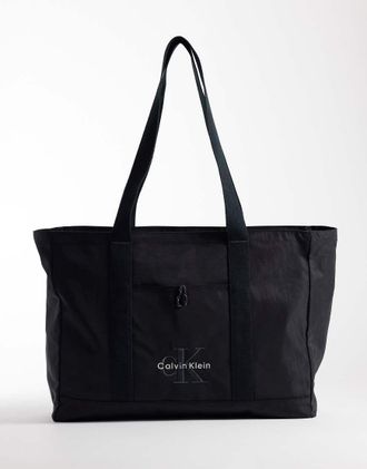 Calvin Klein Maxi borsa in nylon nera con logo grande-Nero