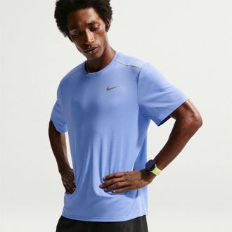 Nike Heren T-shirt Miler met Swoosh en reflecterende details (Lichtblauw)