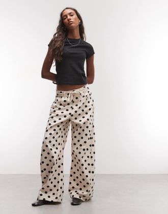 Reclaimed Vintage jeans in denim con vita da annodare a pois-Bianco