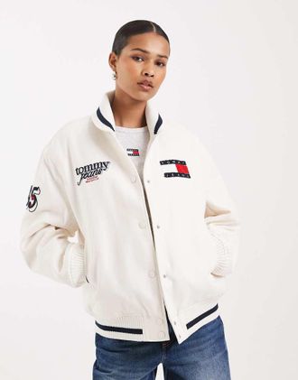 Tommy Jeans Giacca college vestibilit&agrave; comoda color bianco sporco