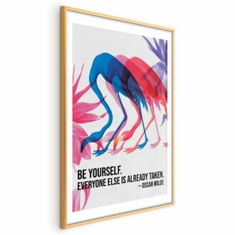 OEM Poster - Ripetizione Colorata - Tre Sagome Di Fenicotteri E Una Citazione Ispiratrice