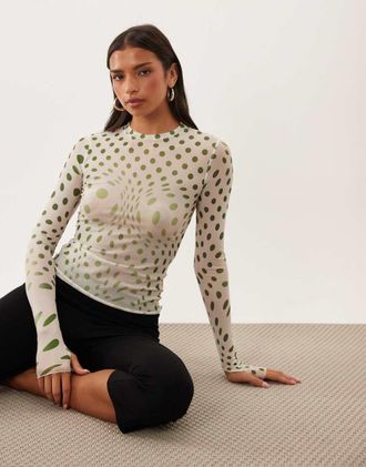 AFRM Kaylee top a maniche lunghe in rete con girocollo bianco e pois oliva-Verde