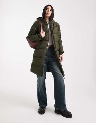 Pieces Cappotto lungo imbottito kaki intenso con cappuccio-Verde