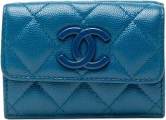 Chanel Pre-owned Wallets, female, Blue, Size: ONE SIZE Pre-owned Quilted Caviar Leather Trifold Wallet