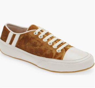 Cecelia New York Womens Rookie Sneaker In Gold