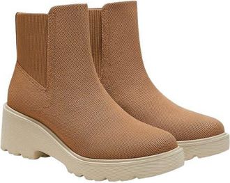 Vivaia Everly Round-Toe Chunky Platform Travel Boots in Brown at Nordstrom, Size 9.5