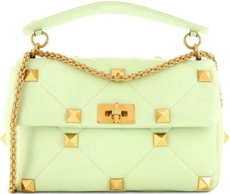 Valentino Garavani Roman Stud Flap Bag Quilted Leather Large crossbody bag - Groen