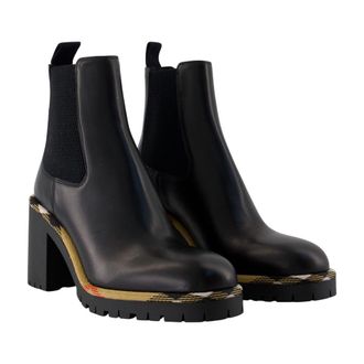 Burberry Gravel 70 Chelsea Boot - Black