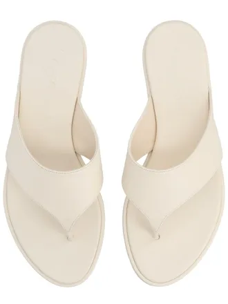 Aeyde Leather Thong Thong Sandal - Ivory