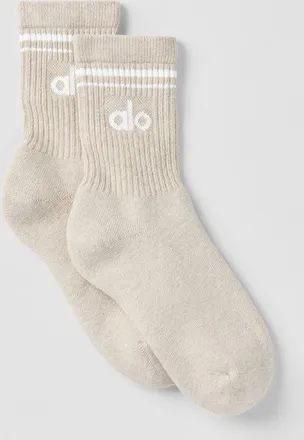 Alo | Half-Crew Throwback Socks in Oatmeal Heather/White Beige, Size: Medium