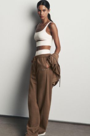 Alo | Accolade Straight Leg Sweatpant in Java Brown, Size: Medium