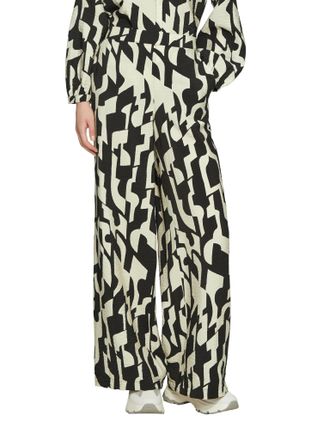 s.Oliver s.Oliver Sommerhose mit Taschen