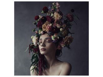 Schubiger M&ouml;bel Digitaldruck auf Glas Sch&ouml;nheit mit Blumenper&uuml;cke 2