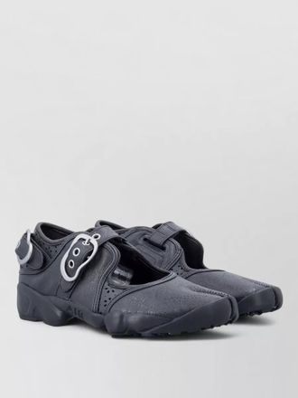 Nike split toe sandals synthetic leather sole