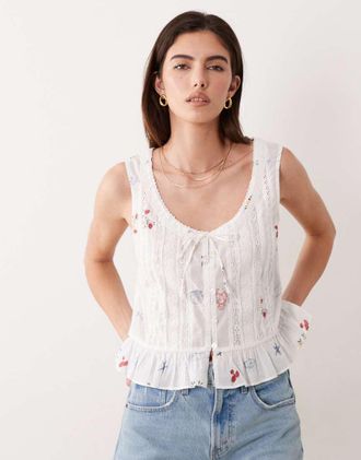 Abercrombie & Fitch Top senza maniche color crema con stampa boh&eacute;mien estiva e volant-Bianco