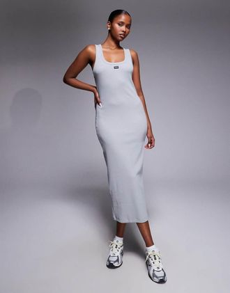 Barbour Chicago - Vestito midi grigio slavato con dorso a vogatore e logo