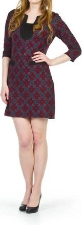 Papillon Multi Daisy Print 3/4 Sleeve Mock-V Dress In Burgundy