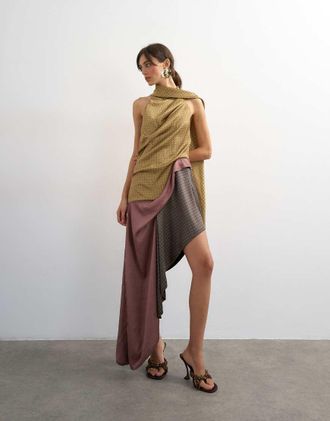 Topshop Vestito corto premium asimmetrico allacciato al collo in raso con foulard e stampa geometrica-Viola
