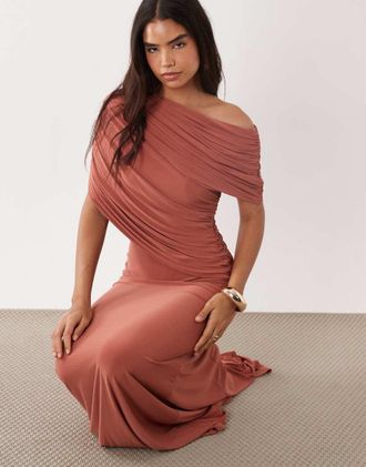 Asos Vestito lungo color ruggine con spalle scoperte, corpino avvolgente e strascico-Neutro