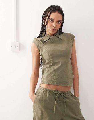 Weekday Dakar - Top mix & match kaki in ripstop con colletto e bottoni nascosti-Verde