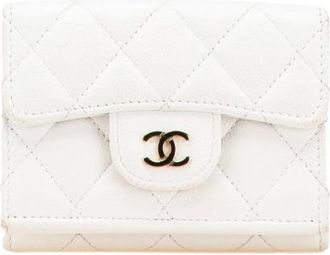 Chanel Pre-owned Wallets, female, White, Size: ONE SIZE Pre-owned Matelass&eacute; Caviar Skin Compact Wallet