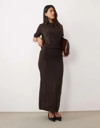 Pretty Lavish gonna lunga a colonna in maglia coordinata color cioccolato-Marrone
