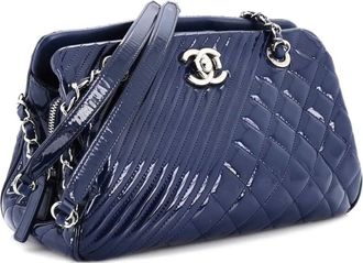 Chanel Coco Boy Tote Quilted Patent Medium shoulder bag - Blauw