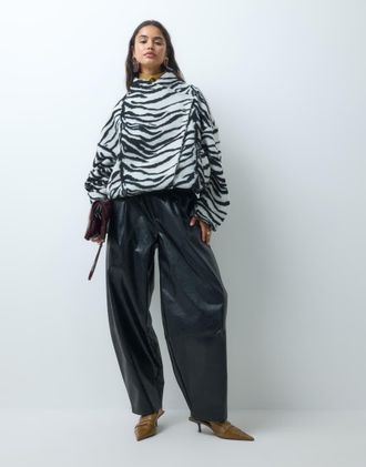 Asos giacca formale testurizzata anni 80 con maniche a pipistrello bianca zebra-Bianco